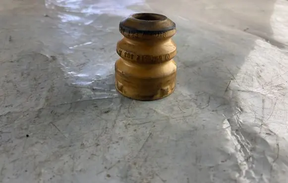Volkswagen Polo IV 9N3 Front shock absorber damper bump stop 6N0412303 6N0412303A