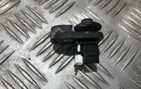 Nissan Note (E11) Front door sensor 