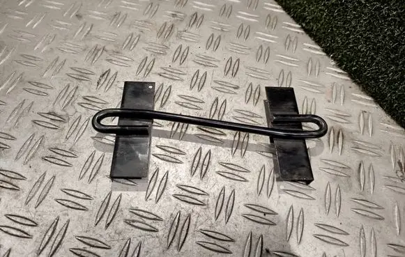Mitsubishi Pajero Battery bracket MR508238 MB415378 MB431578
