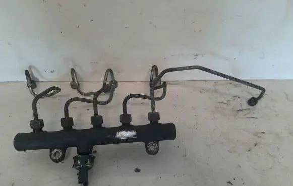 Ford Focus C-MAX Fuel distributor 4M51-1808
