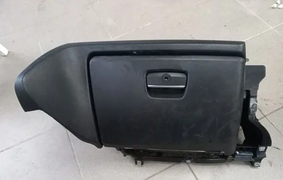BMW 1 E82 E88 Glove box 9121786 912178615