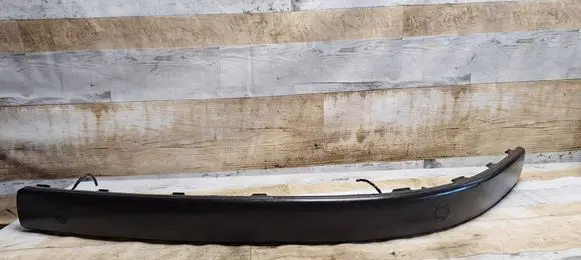 Front bumper splitter molding