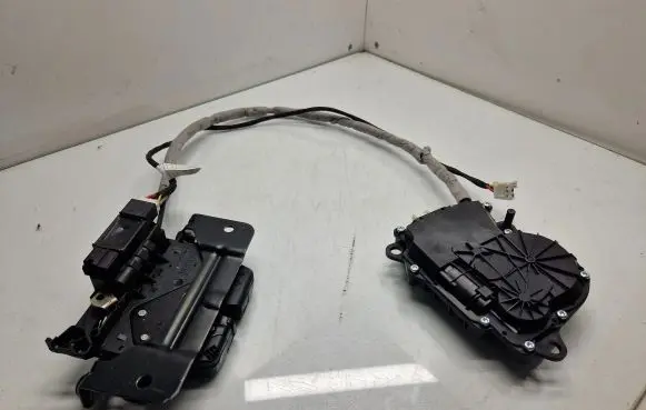 BMW 4 F36 Gran coupe Tailgate/trunk/boot lock/catch/latch 912935