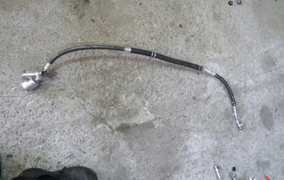 Renault Zoe Air conditioning (A/C) pipe/hose 924473169R