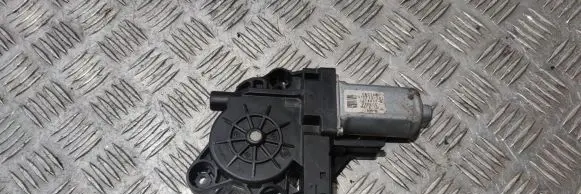 Volvo XC70 Front door window regulator motor 970713101