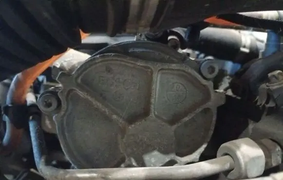 Citroen C4 I Picasso Vacuum pump