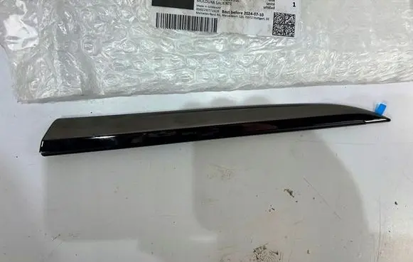 Mercedes-Benz EQE v295 Front door trim bar A2956901201