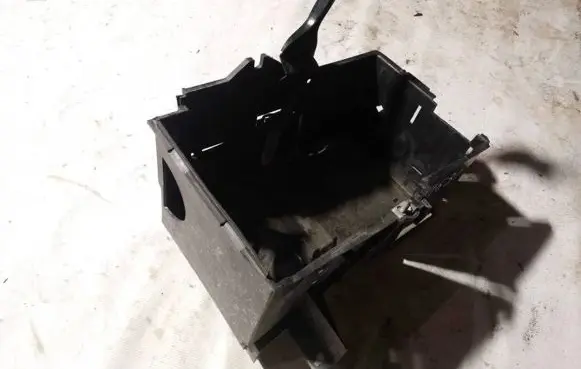 Volvo S40 Battery box tray 3m5110723 3m51-10723