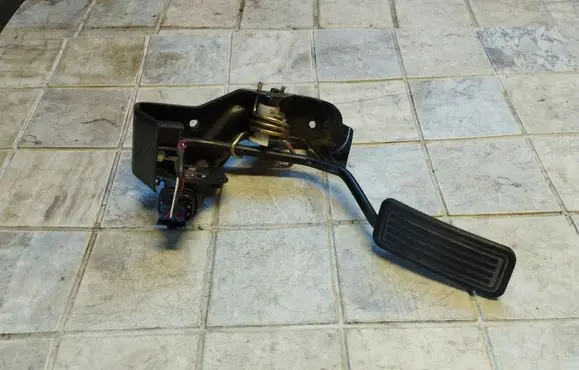Toyota Corolla Verso E121 Accelerator throttle pedal