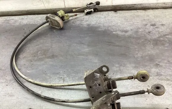 Opel Vectra C Gear shift cable linkage 