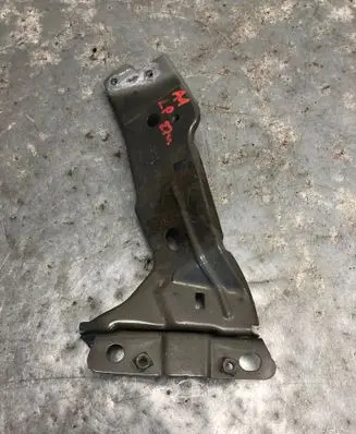Audi A1 Fender mounting bracket 82A821135