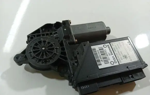Rear door window regulator motor