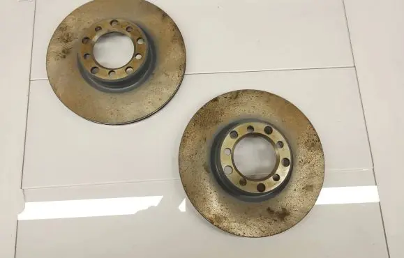 Mercedes-Benz E W124 Front brake disc 1264200272 A1264200272 10680