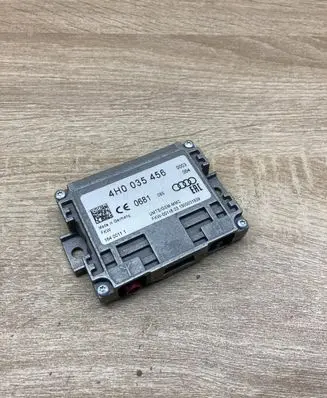 Audi A6 S6 C7 4G Aerial antenna amplifier 4H0035456