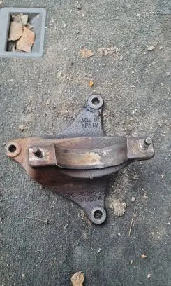 Volvo V50 Engine mounting bracket 3M513K305DD
