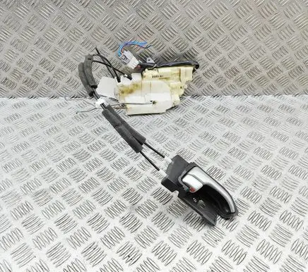 Isuzu D-Max Front door lock 8982317721