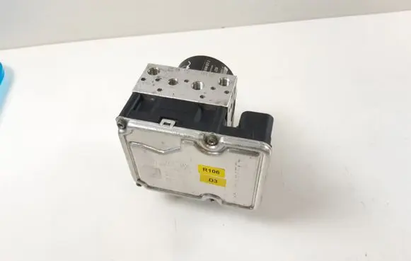 Volkswagen Touareg II ABS Pump 7P0907379J 7P0614517J