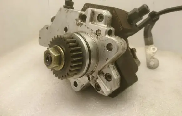 Renault Espace - Grand espace IV Fuel injection high pressure pump 8200385478 8200564112 0445010099