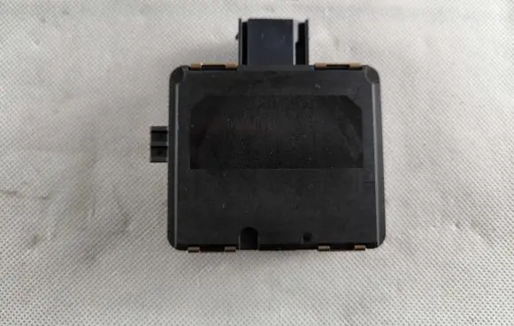 Audi A4 S4 B5 8D Distronic sensor radar 4M0907590E