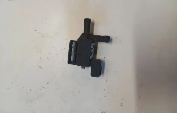 Volvo XC70 Turbo solenoid valve 9470775 00T222 72251704
