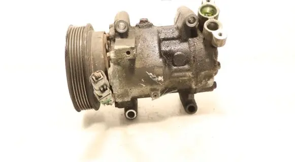 Renault Clio III Air conditioning (A/C) compressor (pump) 8200959459A