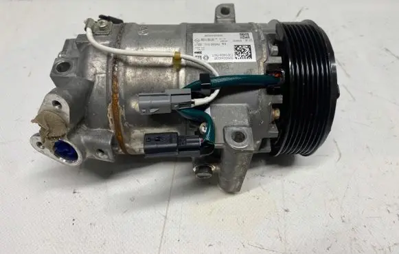 Renault Clio V Air conditioning (A/C) compressor (pump) 926004423R