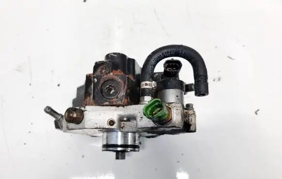 Volvo S80 Fuel injection high pressure pump 0445010111 30756125