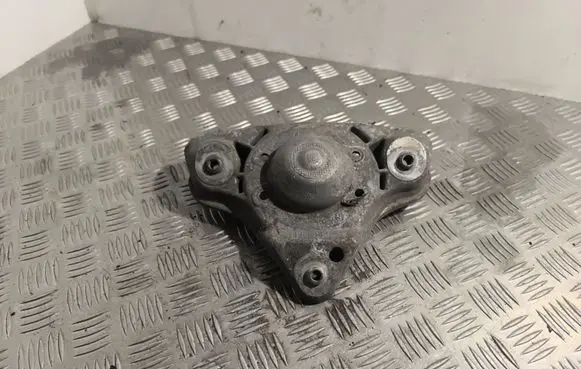 Volkswagen PASSAT B5 Coil spring mount 8D0412383E