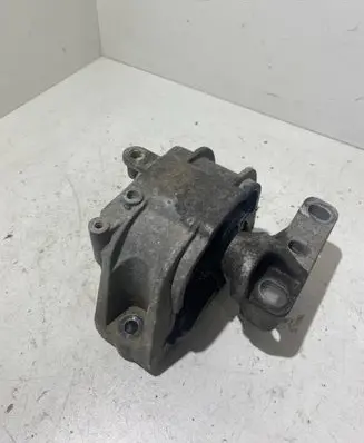 Skoda Octavia Mk2 (1Z) Engine mount bracket 1K0199262AL