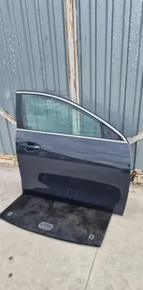 KIA Ceed Front door 