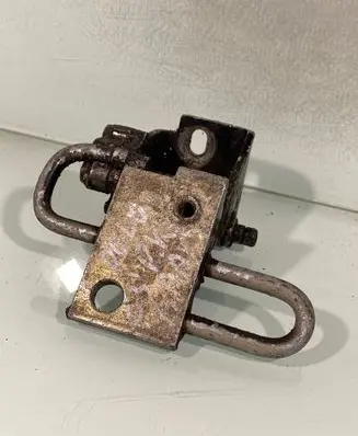 Volkswagen Polo Front door lower hinge 