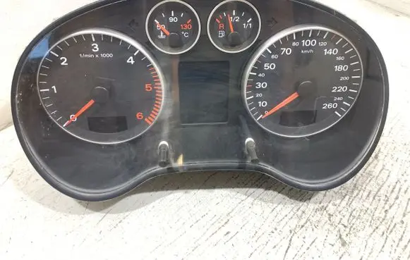 Audi A3 S3 8P Speedometer (instrument cluster) 8P0920931E 06401235 76010875