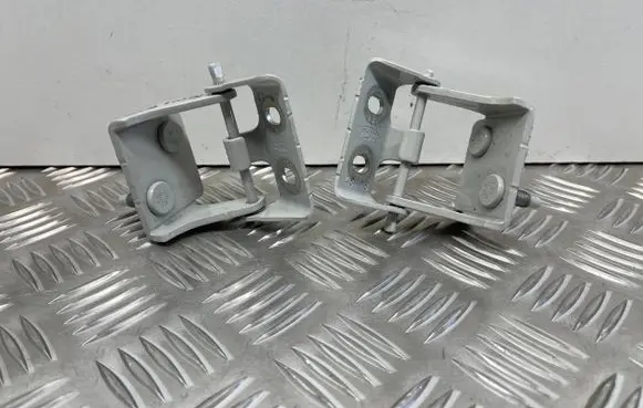 Ford Focus Tailgate/trunk/boot hinge CM5142901AF CM5142900AF