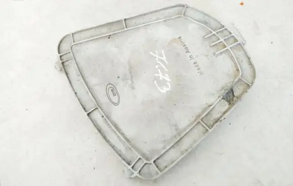 Chrysler Voyager Headlight/headlamp dust cover