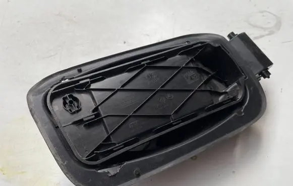 Audi Q4 Sportback e-tron Rear glass lock/latch 83A809906