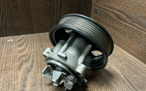 Alfa Romeo Mito Water pump 1623100980