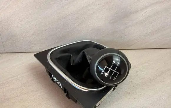 Volkswagen Jetta VI Gear lever shifter trim leather/knob 1K0711113CF
