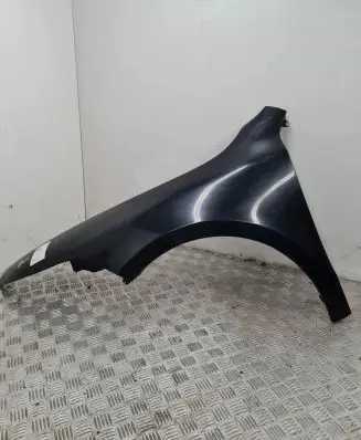 Skoda Superb B6 (3T) Fender