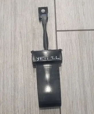 Skoda Yeti (5L) Rear door check strap stopper 5L0839249