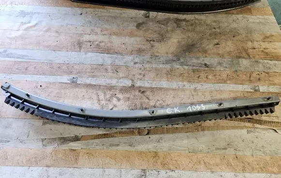 Chrysler Voyager Sliding door bottom rail 