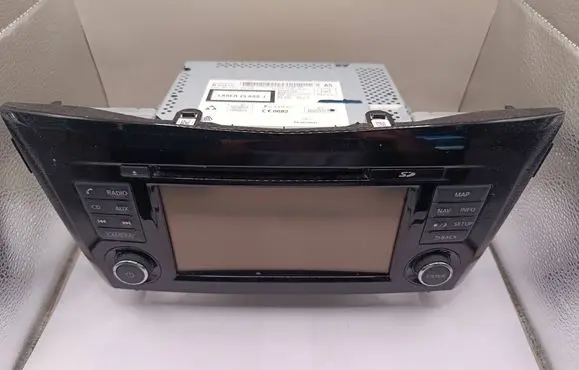 Nissan Qashqai Radio/CD/DVD/GPS head unit 7513750220