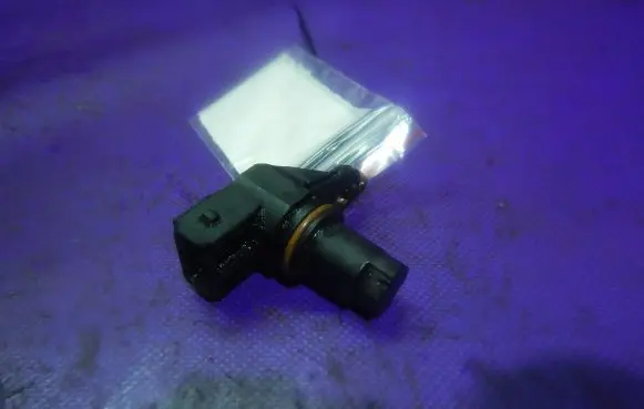 Renault Master II Crankshaft position sensor 8200709844