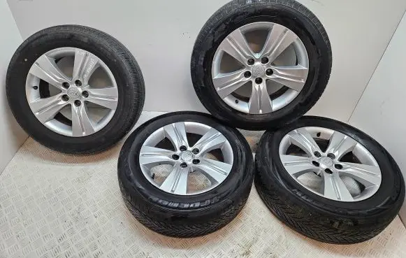 KIA Sportage R17 alloy rim 529103U200