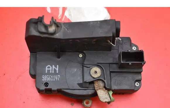 Opel Astra G Front door lock 90561147AN