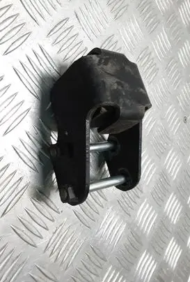 Mitsubishi Outlander Engine mounting bracket