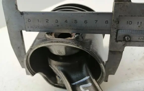 Renault Master II Piston with connecting rod