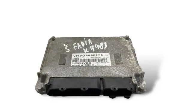 Skoda Fabia Mk2 (5J) Engine control unit/module 03E906023B 5WP4040204 SM0S91