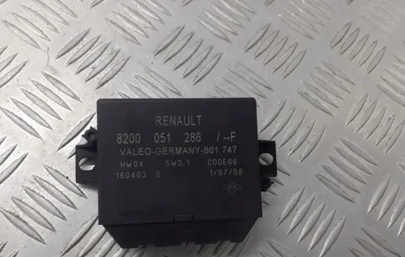 Subaru Legacy Parking PDC control unit/module 8200051286