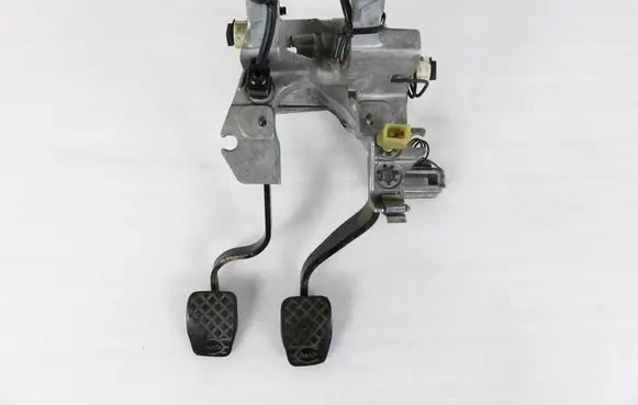 Audi 80 90 S2 B4 Pedal assembly 811907343B 8A0721115D