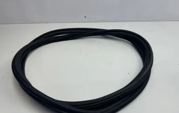 Porsche Macan (95B) Rubber seal rear door 95B833721
